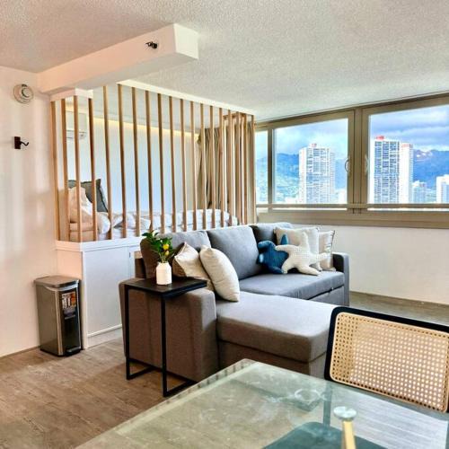 Waikiki Apartment | Central Waikiki luxury High Wtih Views & Beach
