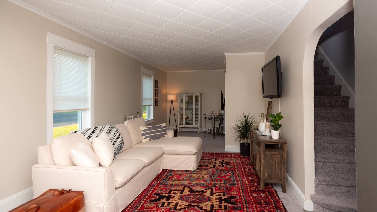 Clifford House | Centrally located spacious home near Elk Mountain