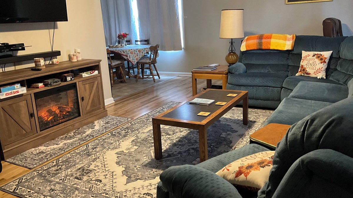 Riverton House | Centrally located 2 bedroom home