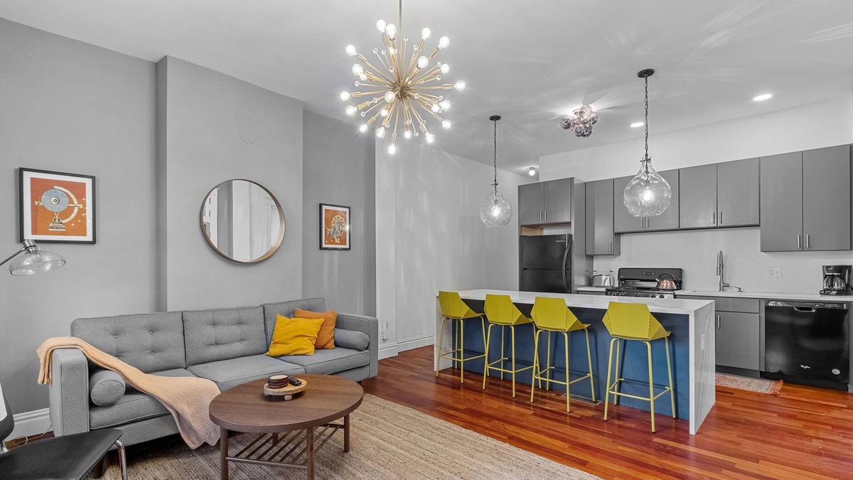 Tower Grove East House | Centrally Located 2 BR w/Workout Area & Private Parking