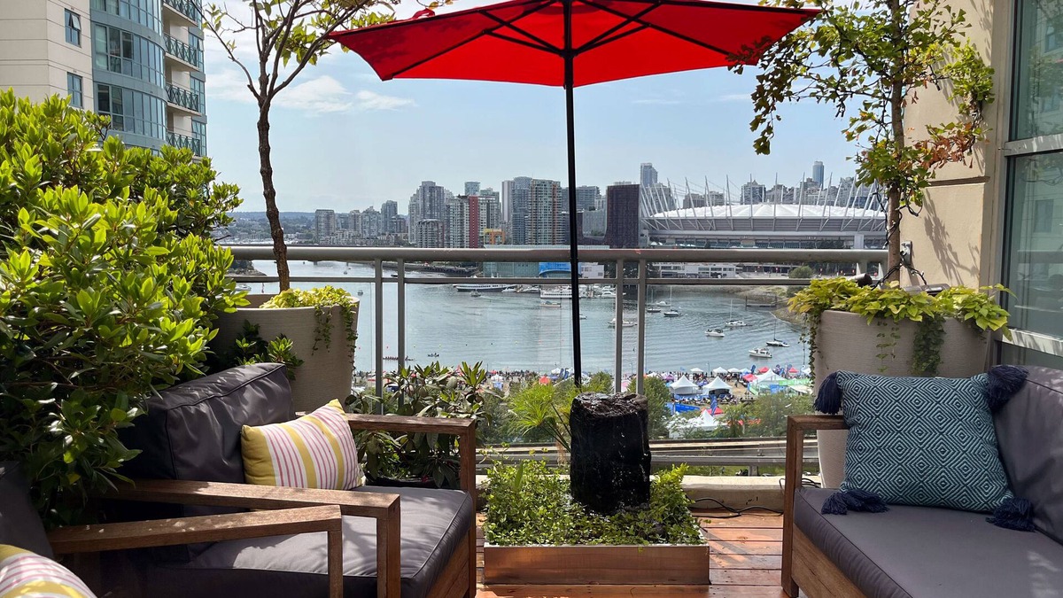 Central Condo | Centrally located 3 bedroom penthouse with stunning views.
