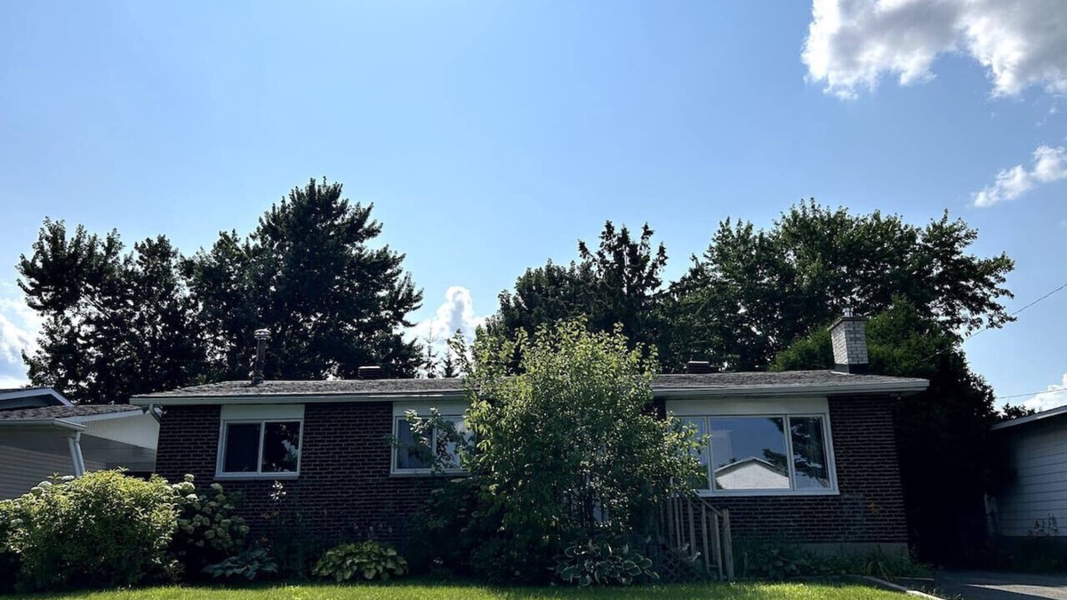 Downtown Gatineau House | Centrally located, 5BR Bungalow