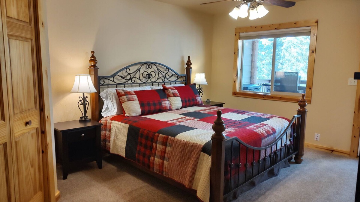 Hill City House | Centrally located! A Perfect Place to Stay!