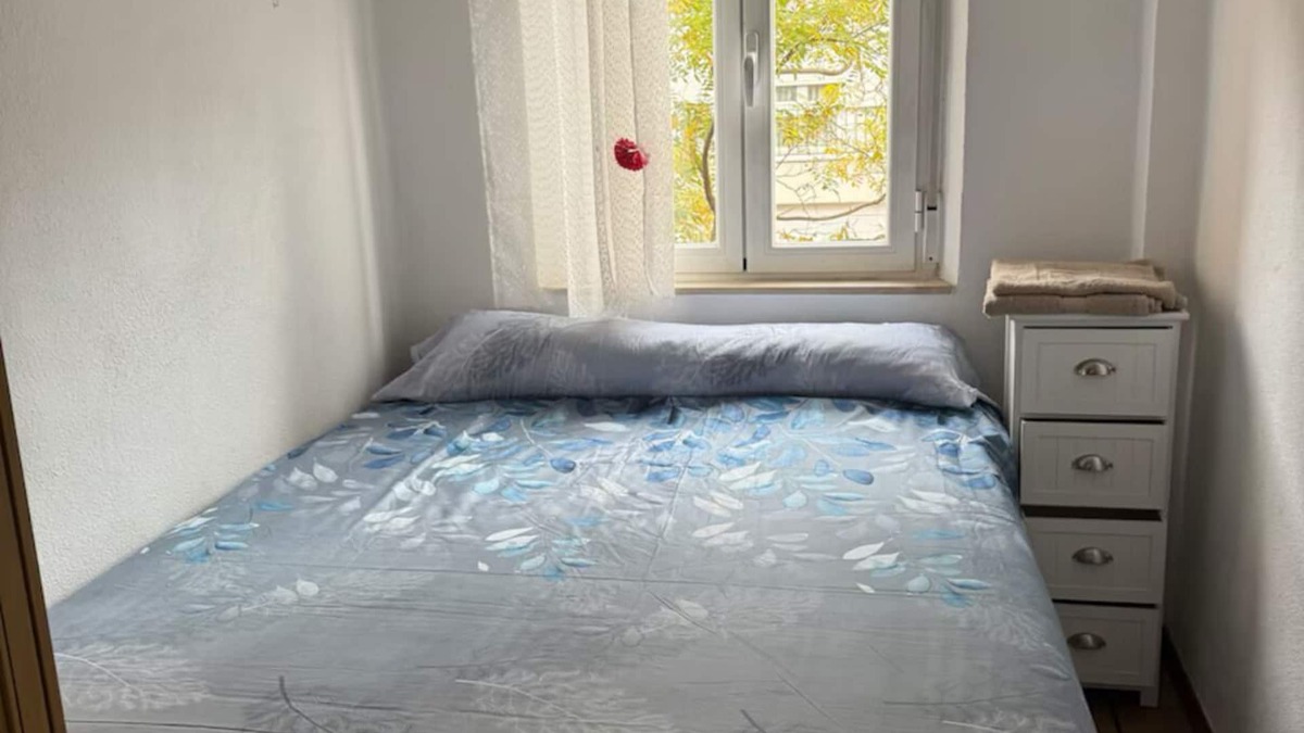 Ventas Apartment | CENTRALLY LOCATED AND BRIGHT ROOM