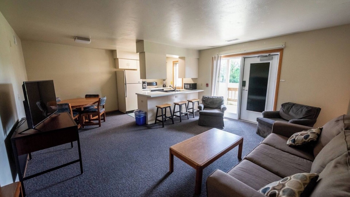 Plymouth Apartment | Centrally located apartment