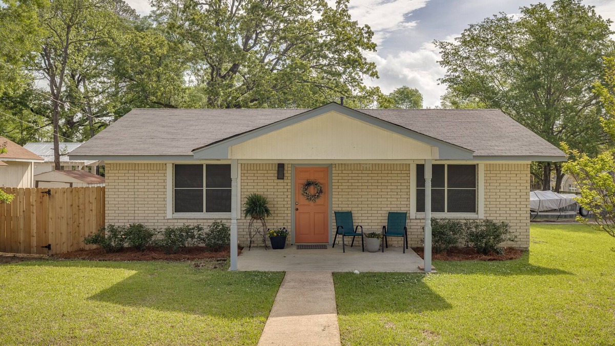 Claiborne House | Centrally located. Charming brick home. Quiet neighborhood.