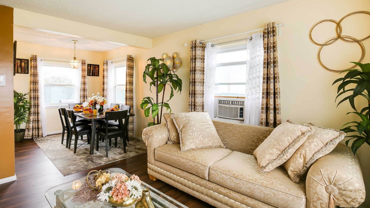 West Rancho Dominguez House | Centrally Located Compton Retreat: Patio & Grills