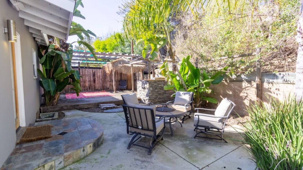 San Carlos House | Centrally Located Cottage Near Lake Trails Shops