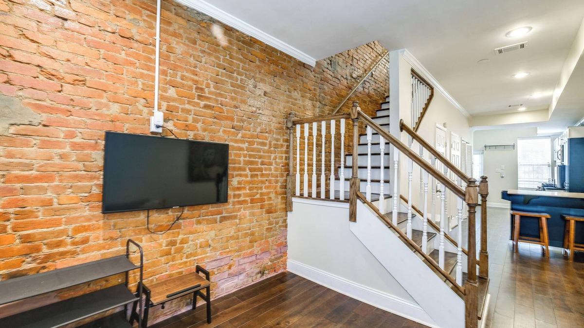 Trinidad House | Centrally Located DC Row House Near Restaurants!