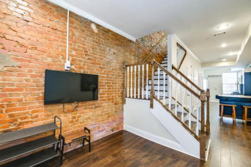 H Street Corridor House | Centrally Located DC Row House Near Restaurants!