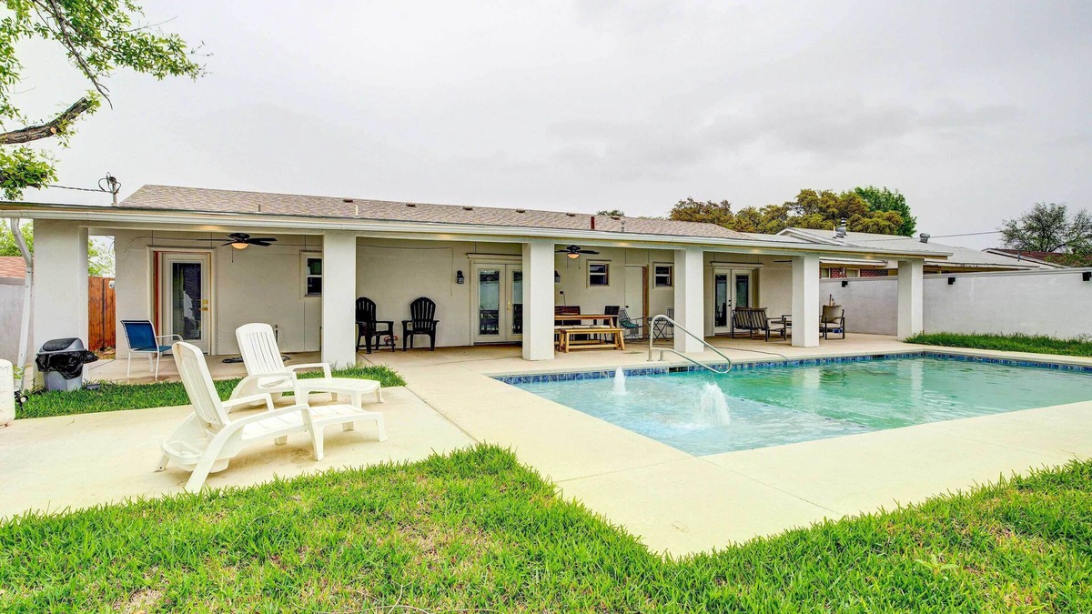 Eagle Pass House | Centrally Located Eagle Pass Home w/Pool!