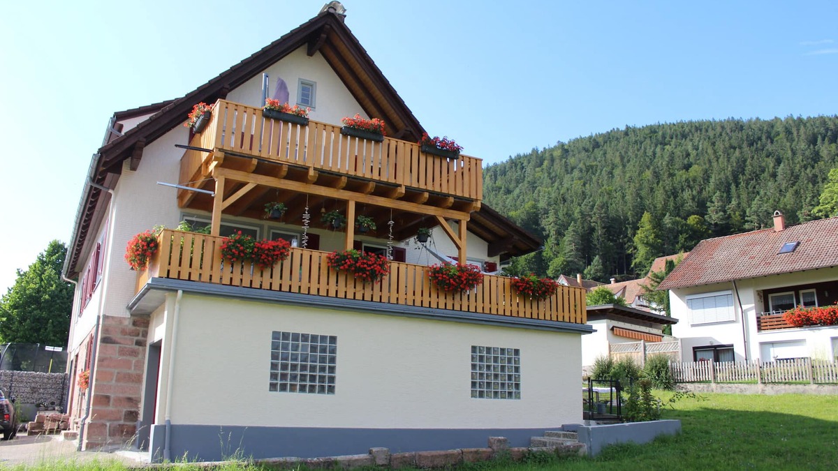 Mitteltal Apartment | Centrally located Ferienwohung overlooking Mitteltal.