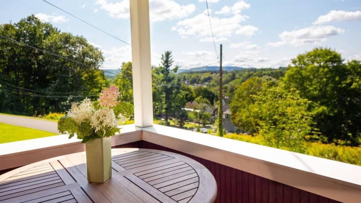 Lee House | Centrally Located Historical Home