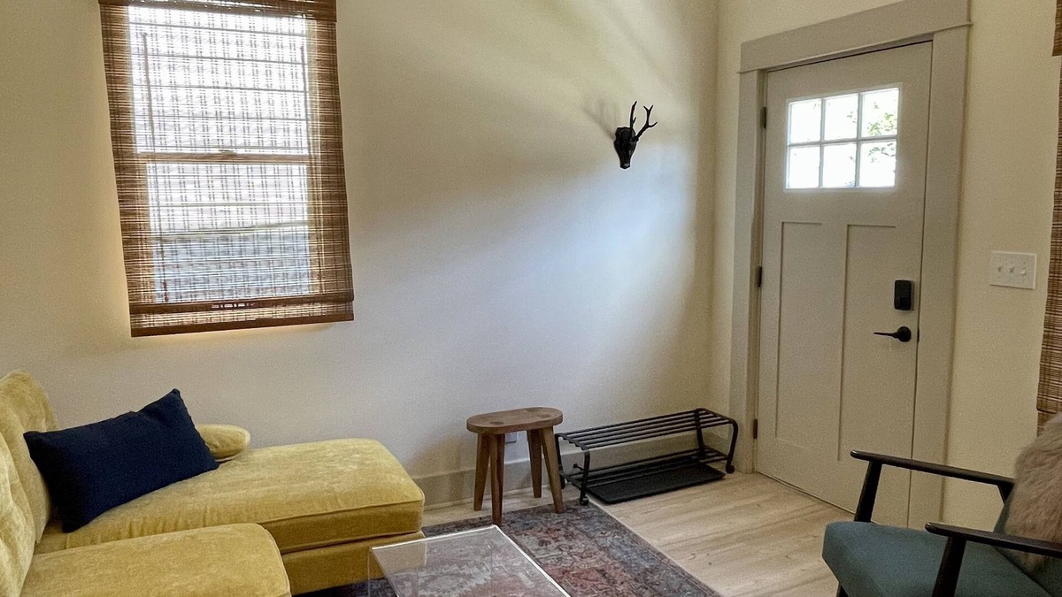 East Walnut HIlls House | Centrally located Hyde Park Home; walk to restaurants, bars, and coffee shops