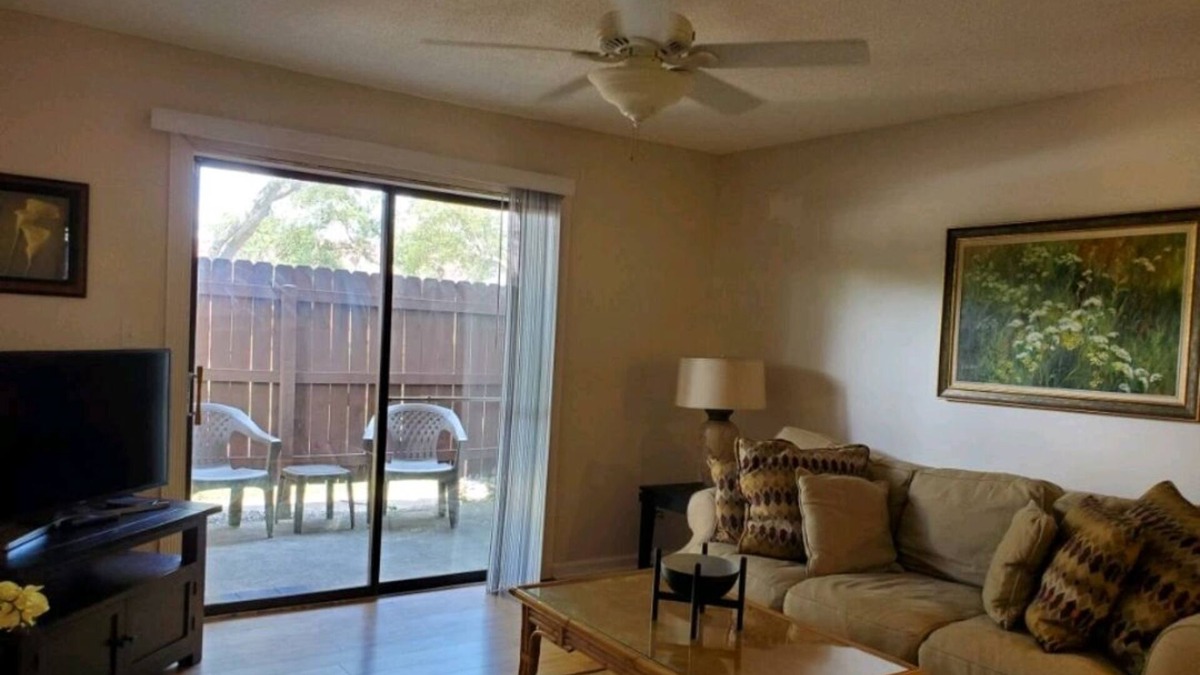 Northwest Pensacola Condo | Centrally located in Pensacola
