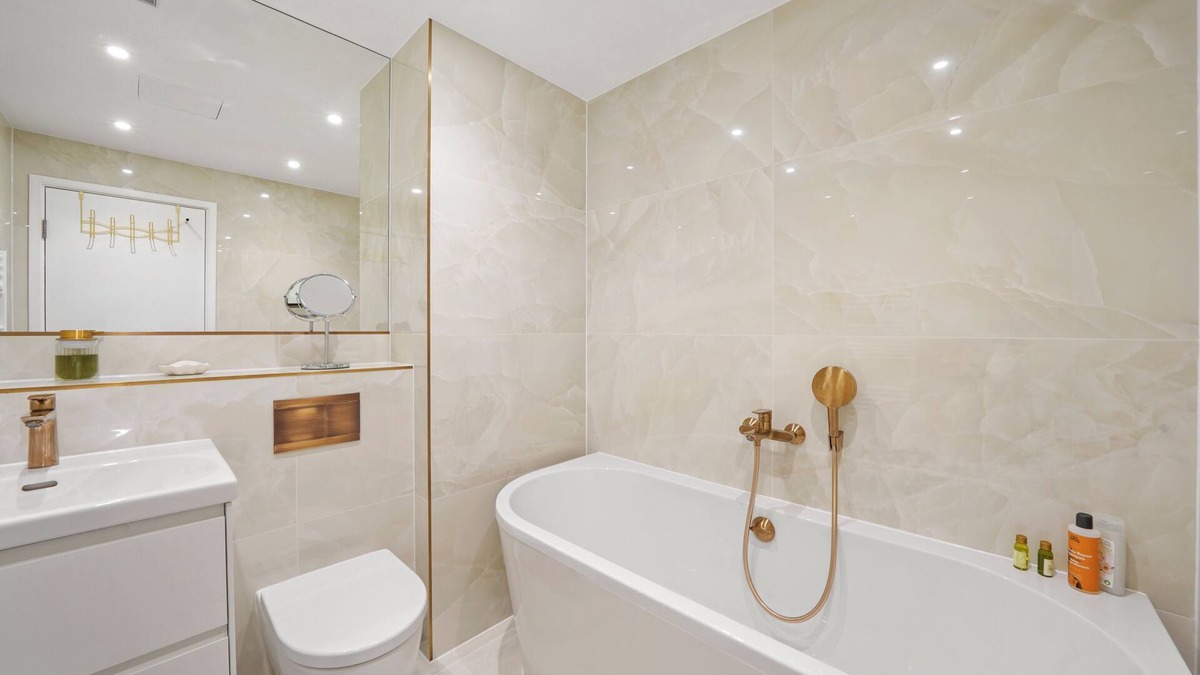 Clerkenwell Apartment | Centrally located, luxurious, fully refurbished 2 bed 2 bath flat