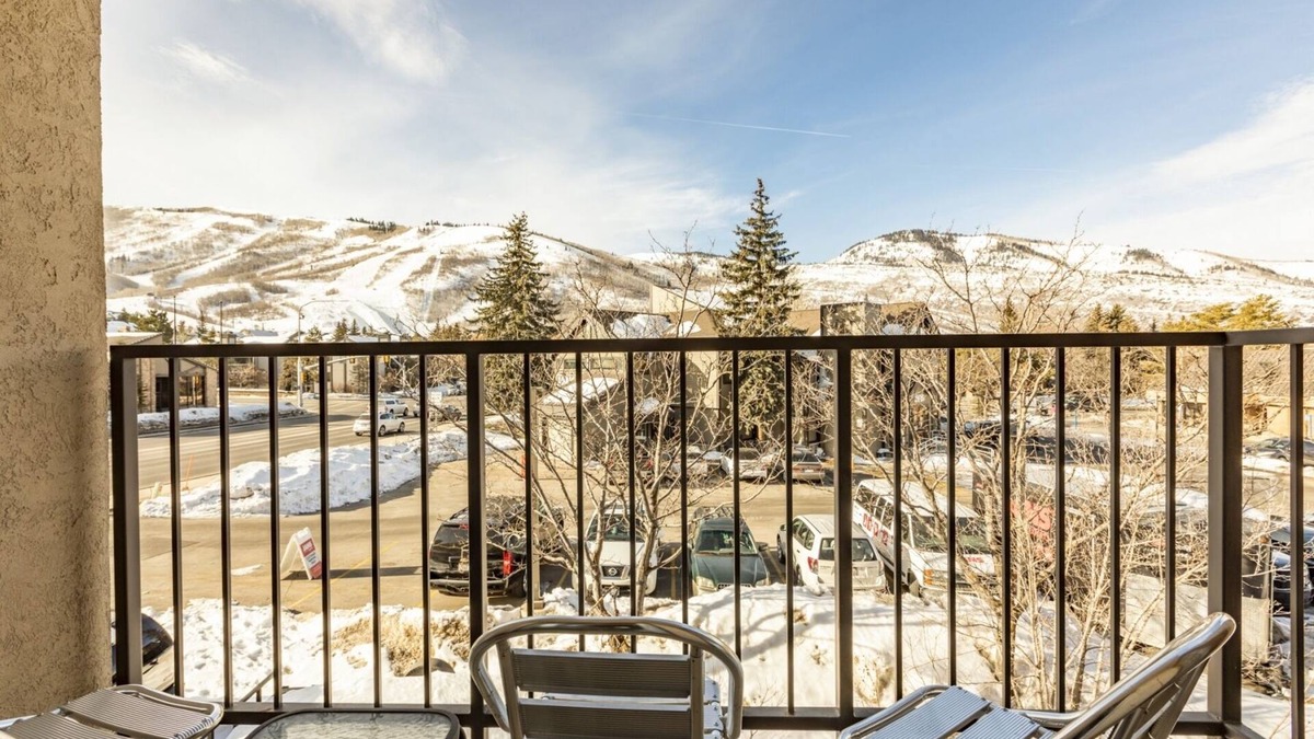 North Park City Condo | Centrally Located Mtn Views! 1 Bedroom/2 Bathroom Condo in Park City