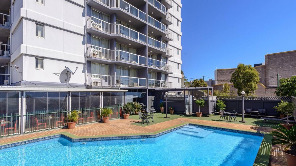 Gladstone Apartment | Centrally located one bedroom apartment