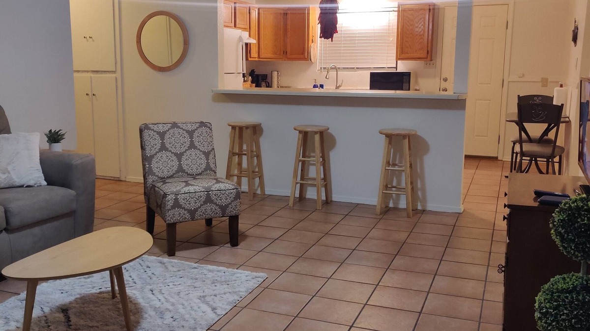 Albuquerque House | Centrally located, roomy house with large front & backyard near park