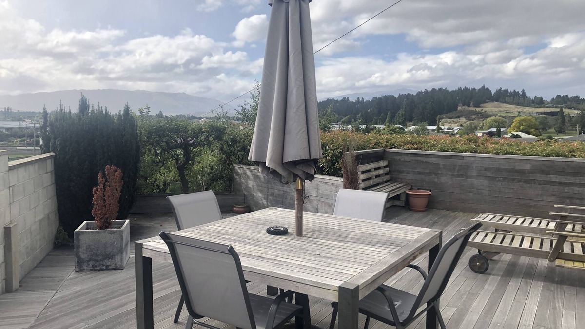Alexandra Cabin | Centrally located to all Central Otago Attractions