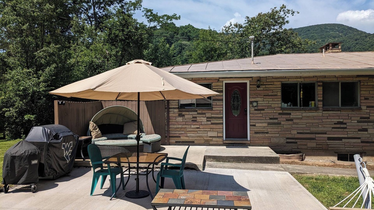 Harman House | Centrally Located to Seneca Rocks, Canaan Valley Resort, Blackwater Falls