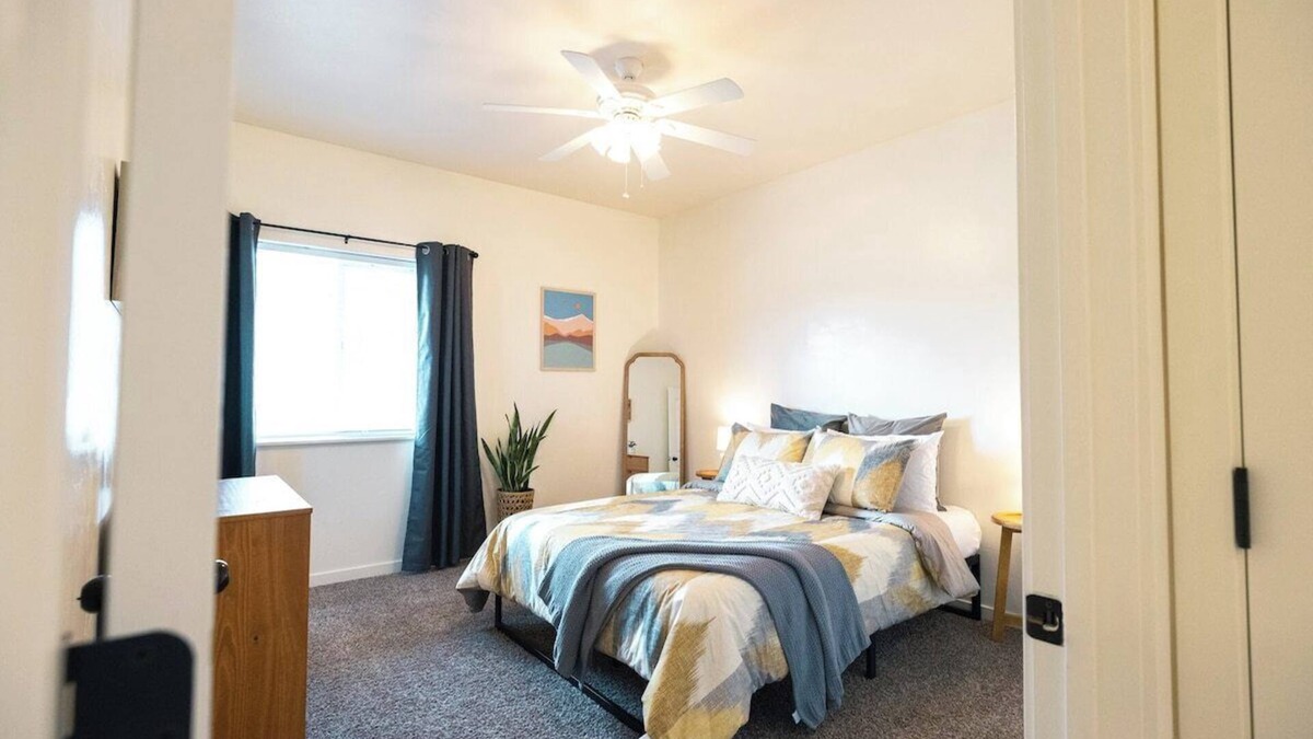 Evergreen House | Centrally-located two bedroom, two bathroom townhome with washer and dryer in a quiet neighborhood
