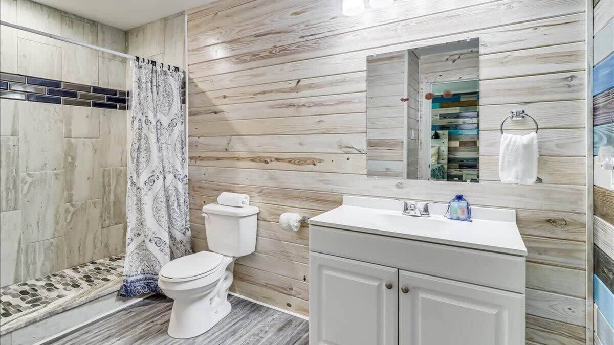 Old Town Condo | Centrally located 2-bedroom condo with WiFi, AC, in wonderful Port Aransas.