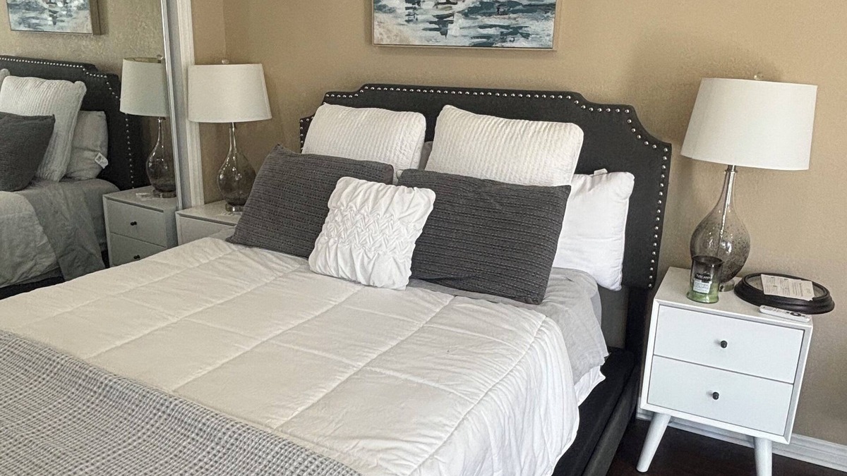 Thousand Oaks Apartment | Centrally Located Studio with Private Entrance and Furnished Patio with BBQ