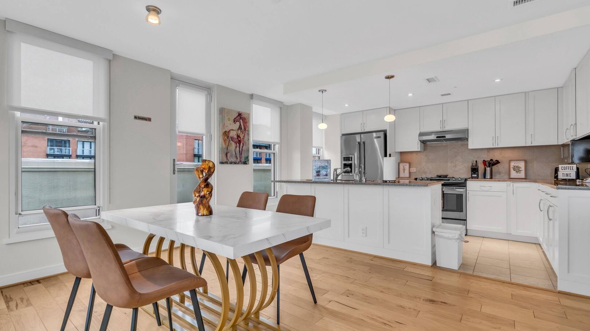 Penn Quarter Apartment | Centrally located Furnished Apt in Penn Quarter by RedAwning