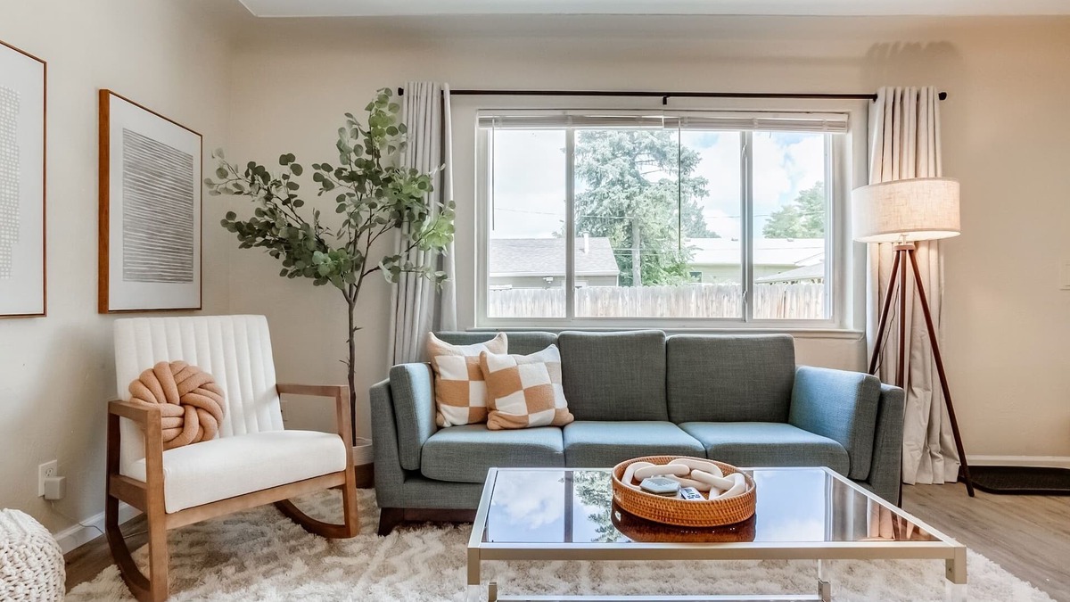 Aurora Condo | Centrally located Zen Home