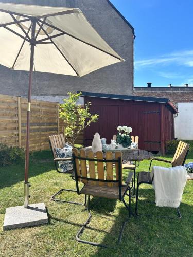 Tomelilla Apartment | Centralt och mysigt boende i Tomelilla