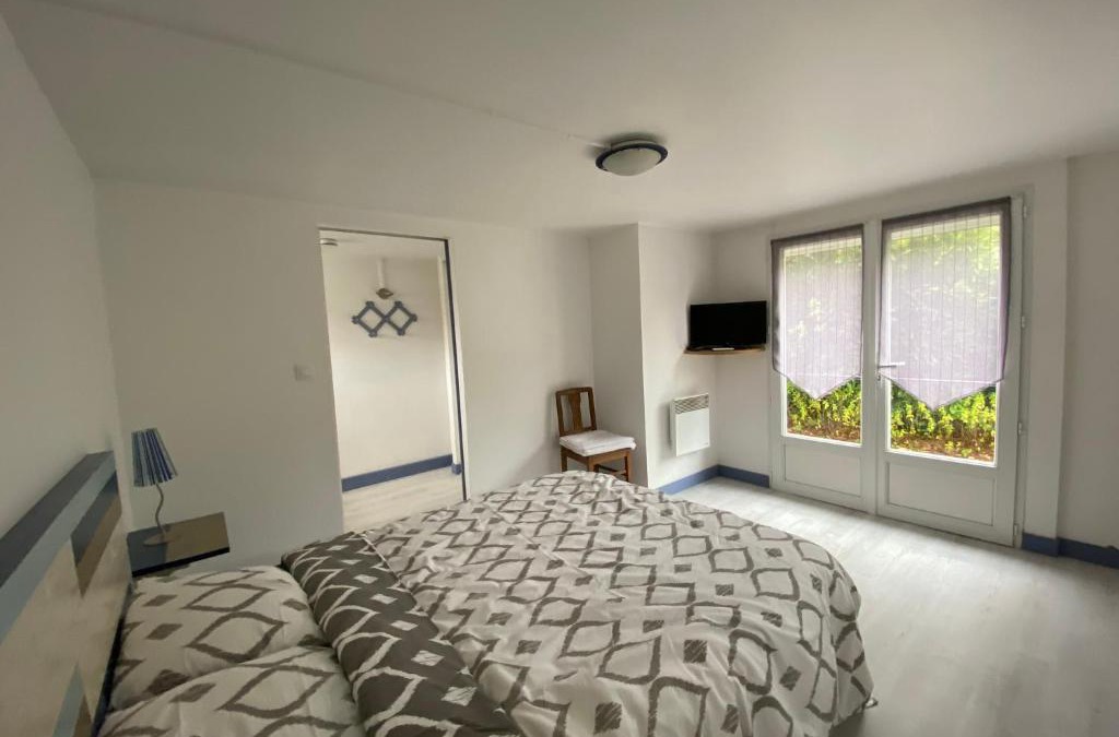 Quartier des Dunes Apartment | CENTRE CHATELAILLON GRAND T2* AVEC COUR 100mPLAGE