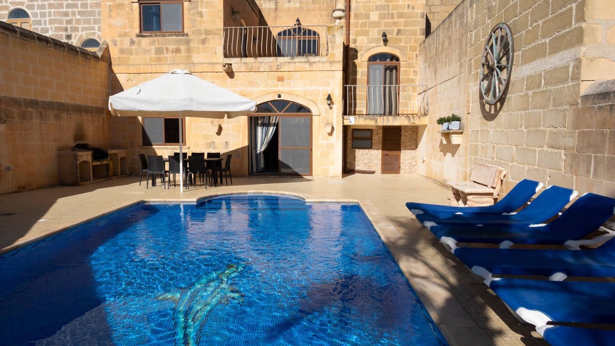 Kercem Apartment | Centre Island Holiday Home
