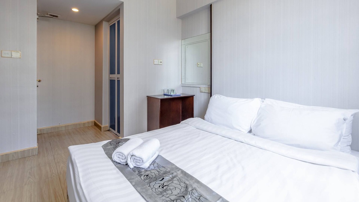 Geylang House | Centre of attraction, famous food & fruit! 14, 705