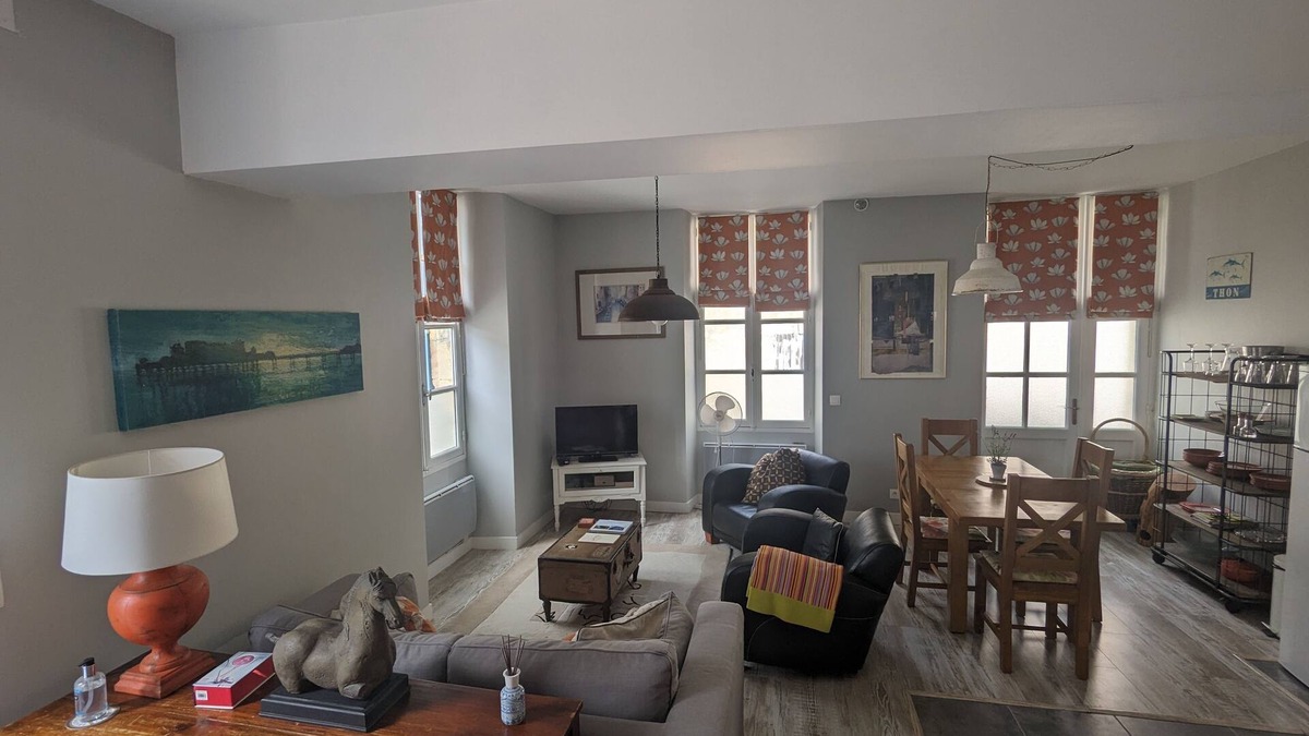 Monpazier House | Centre of beautiful Monpazier with pool - One Bedroom ground floor