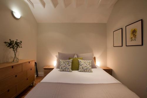 Pewsey House | Centre village 2 bedroom cottage - The Byre