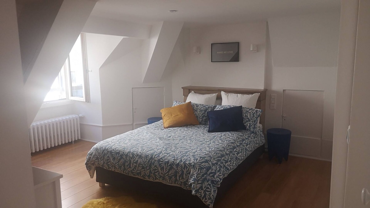 Besancon Old Town Apartment | Centre Ville Historique - Calme - les Mots Bleus