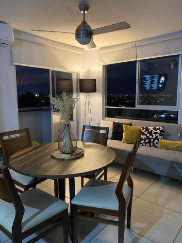 San Juan de Dios Apartment | Centro histórico Downtown Depto completo alberca climatizada AC parking free seguridad 24 hras