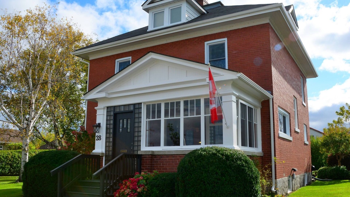 Goderich House | Century old 4 bedroom red brick home located in the Prettiest Town in Canada
