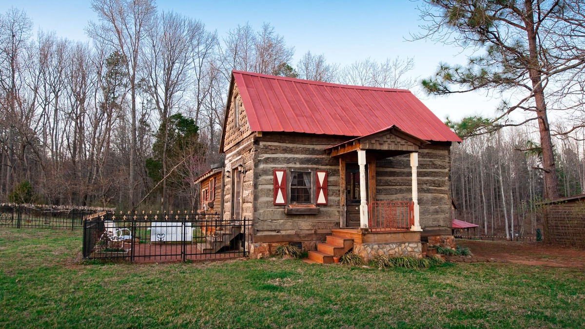 Pittsboro House | Century old log cabin on 62 acre estate
