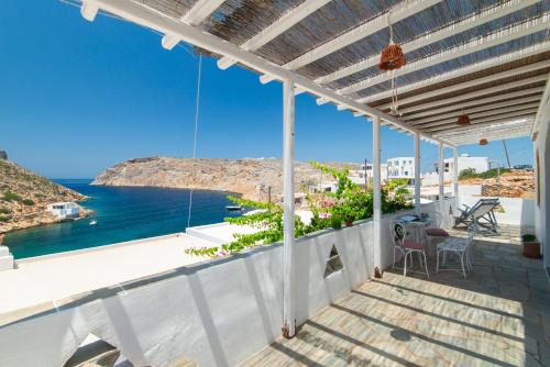 Herronisos House | Ceramic Lempesis House