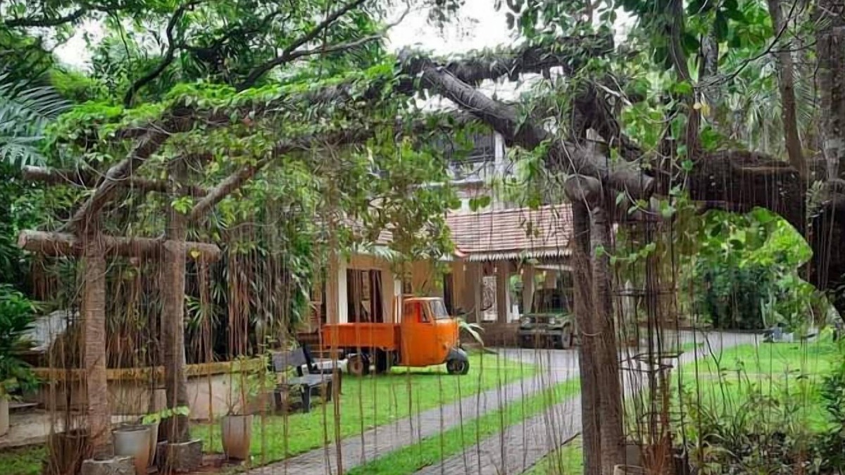 Negombo Hotel | Ceylon Kingsmen Garden Hotel