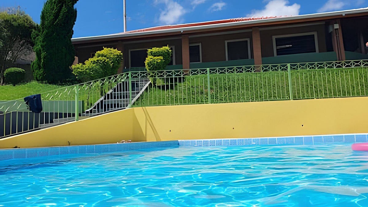 Bom Jesus dos Perdoes House | Chácara com piscina aquecida- Perdões