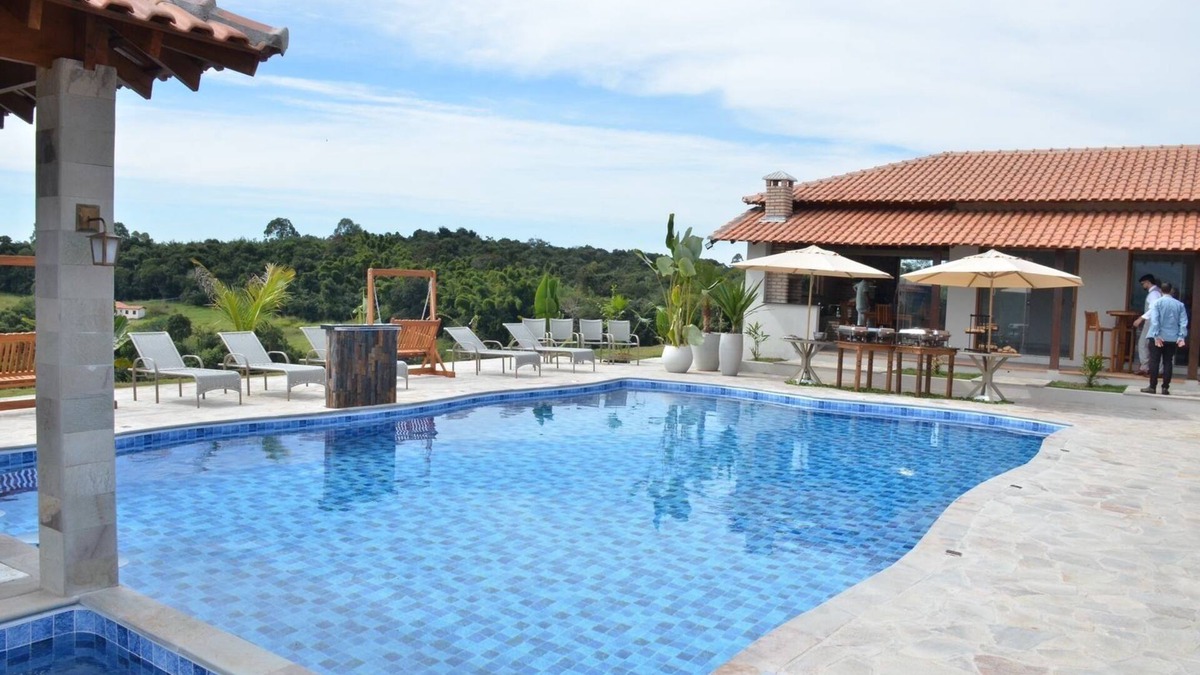 Pouso Alegre House | Chácara completa 5 quartos piscina, sauna, jacuzzi, churrasqueira e fogão lenha