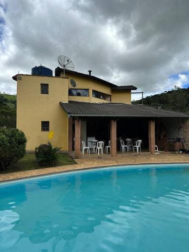 Corrego do Bom Jesus House | Chácara Kamaleão