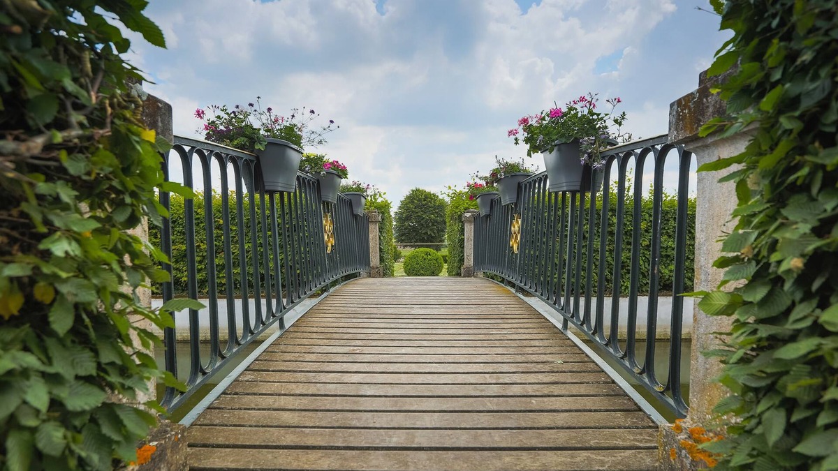 Saint-Jean-d'Ardieres Hotel | Château de Pizay
