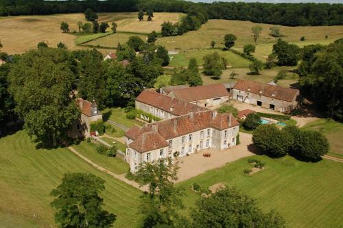 Saint-Jean-aux-Amognes Bed & Breakfast | Château de SURY