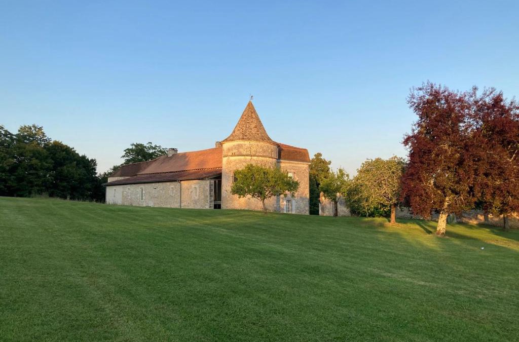 Saint-Martial-Viveyrol House | Château de caractère avec piscine au cœur du Périgord vert