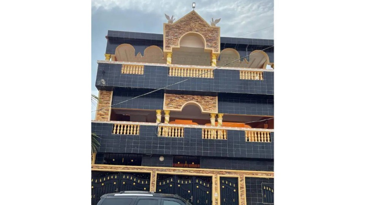 Lome Villa | Château De La Renaissance