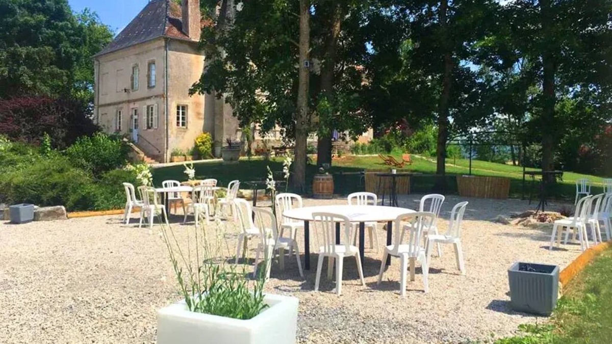 Saint-Forgeot Bed & Breakfast | Château de Millery, Manius room